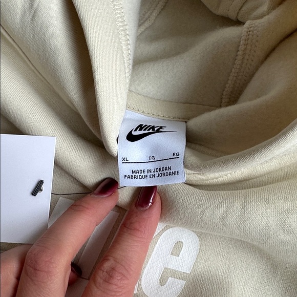 New Nike Cream Hoodie for boys size xl - Picture 3 of 6